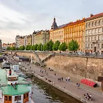 Nice Apartman In New Town Prague