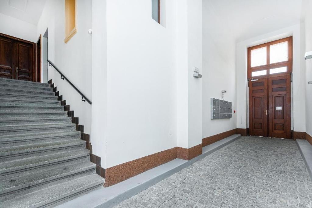 Nice Apartman In New Town * Prag